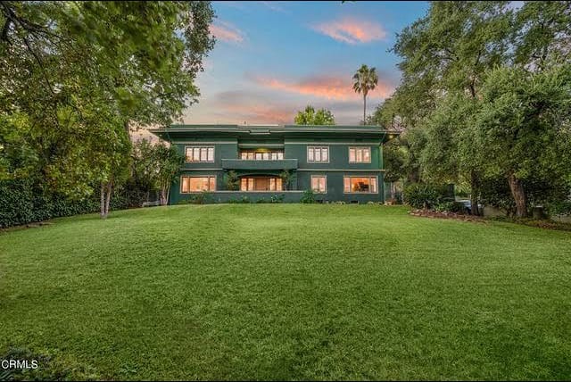 1051 E Altadena Drive, Altadena