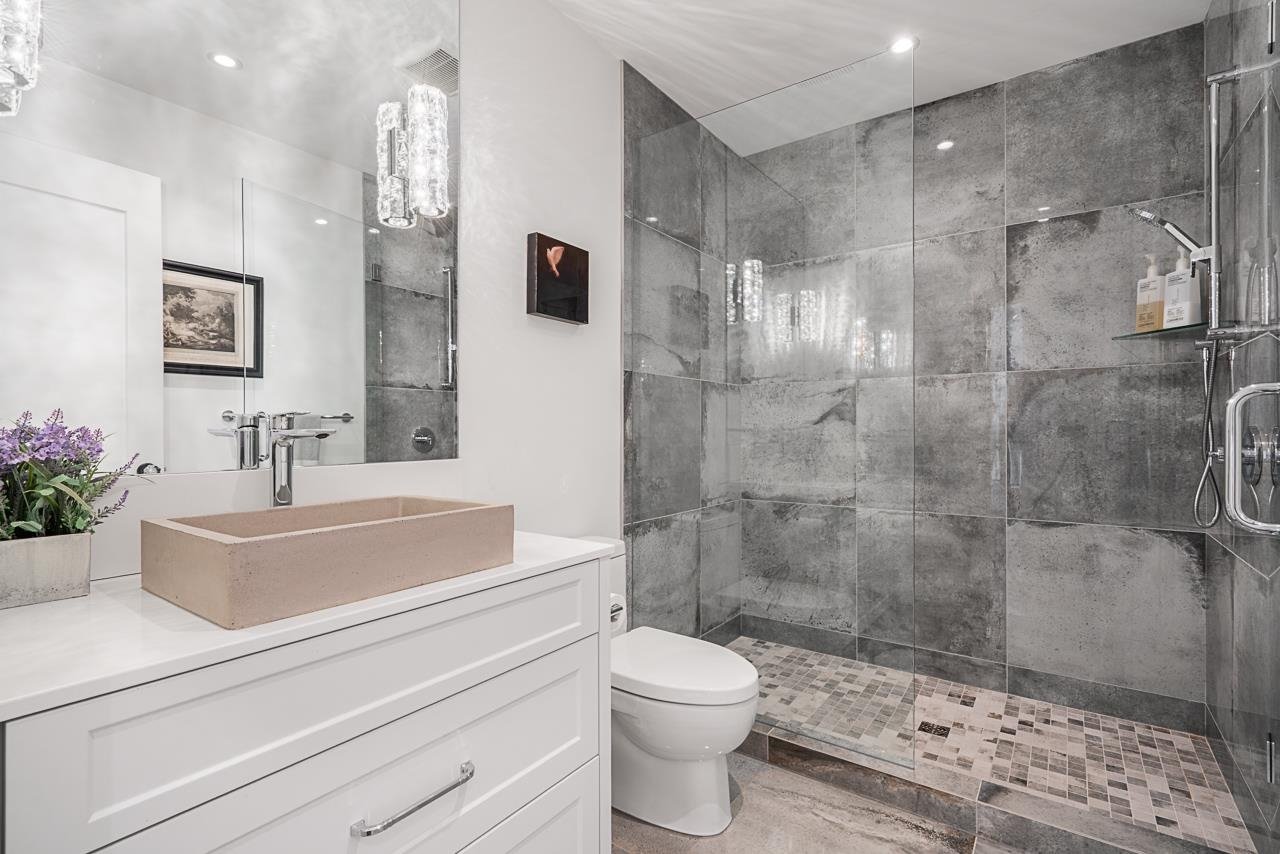435 Macbeth Cres