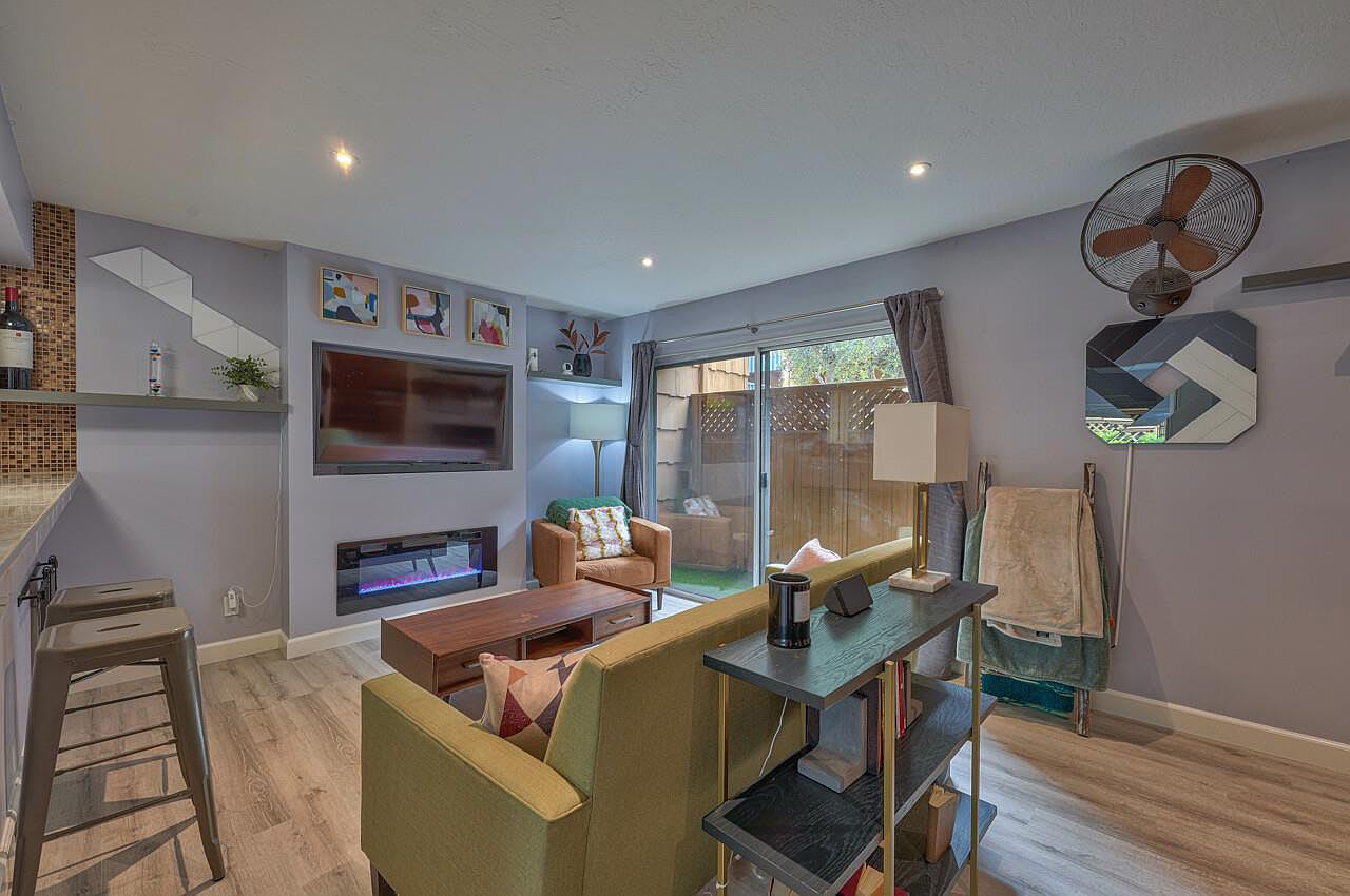 3156 Eucalyptus St APT 8