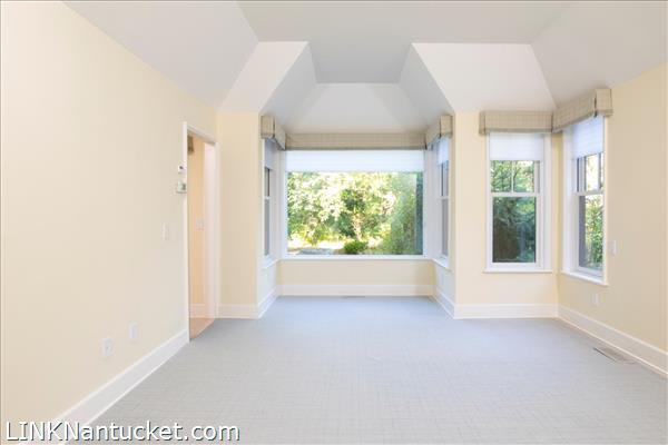 West of Town - 85 Millbrook Rd