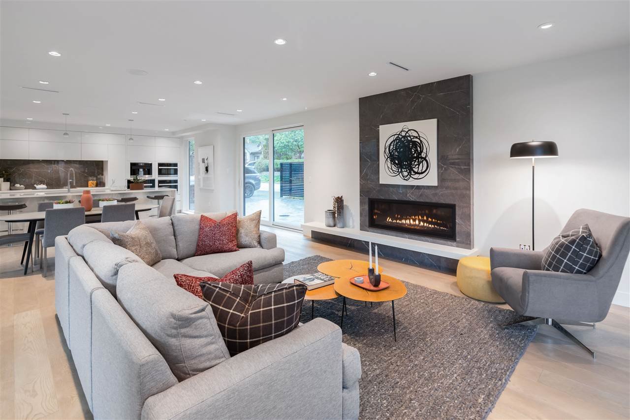 2710 Crescentview Dr