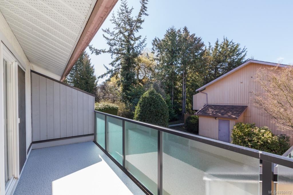 15-3230 Rutledge St, Saanich