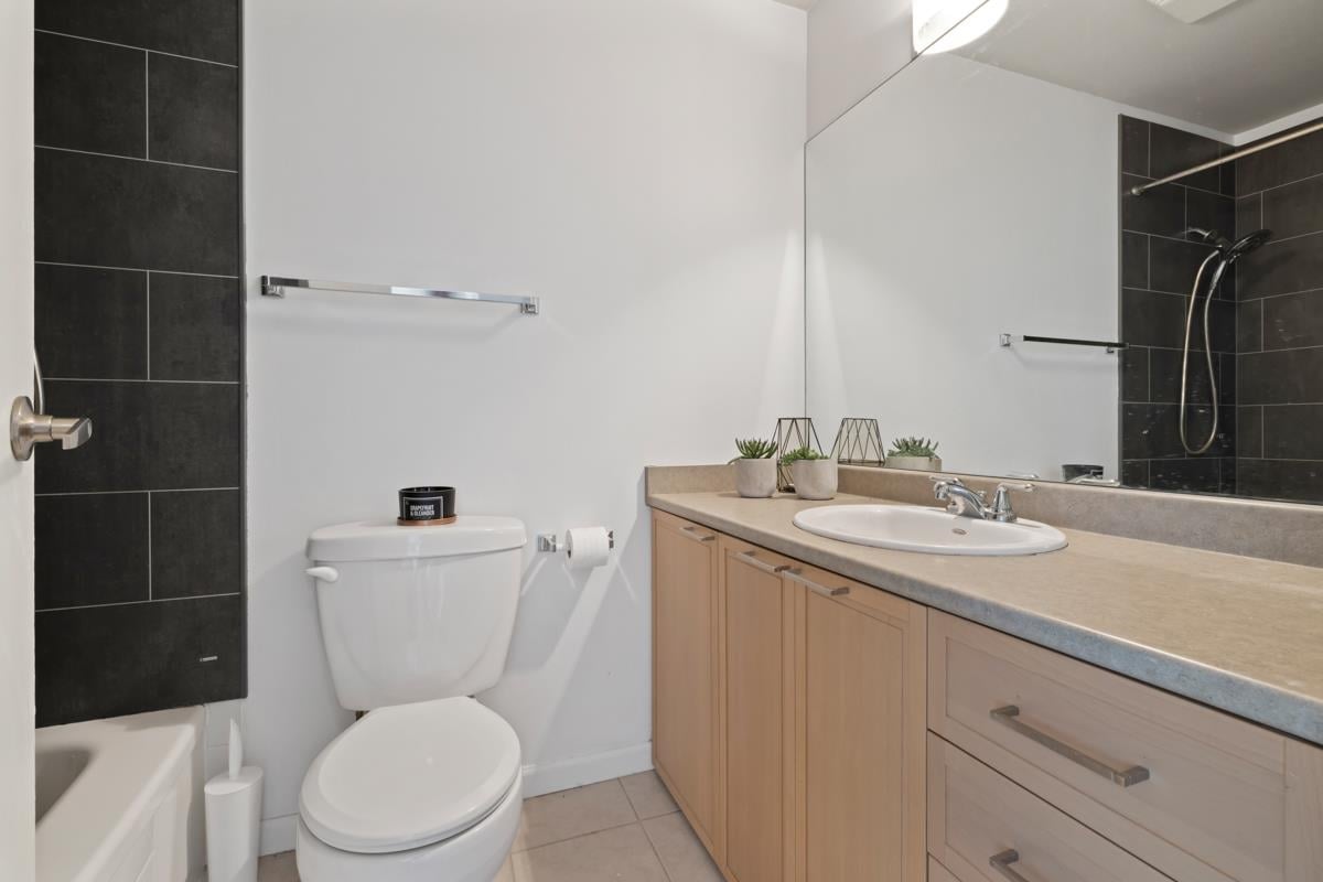 304-827 W 16th Street, North Vancouver