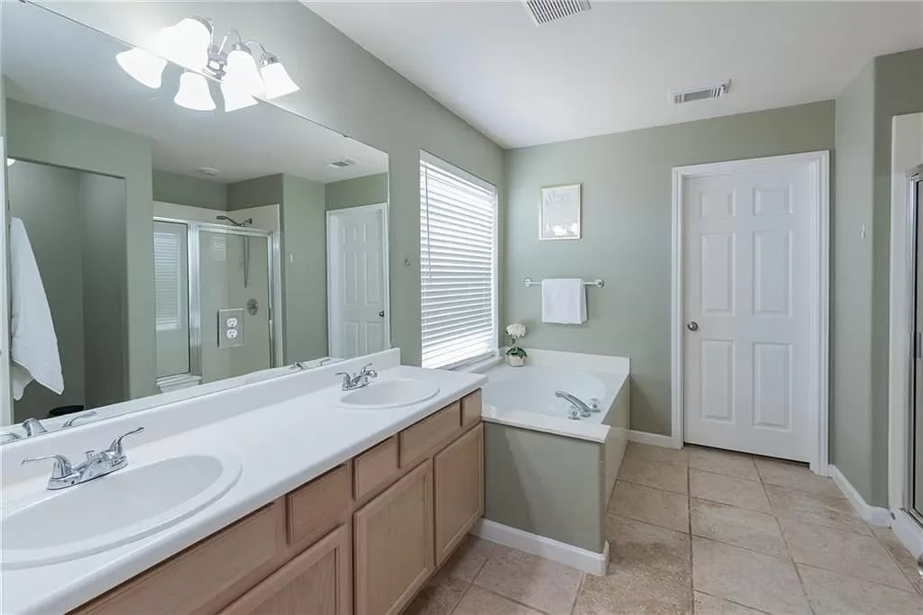 1401 Hawk Dr