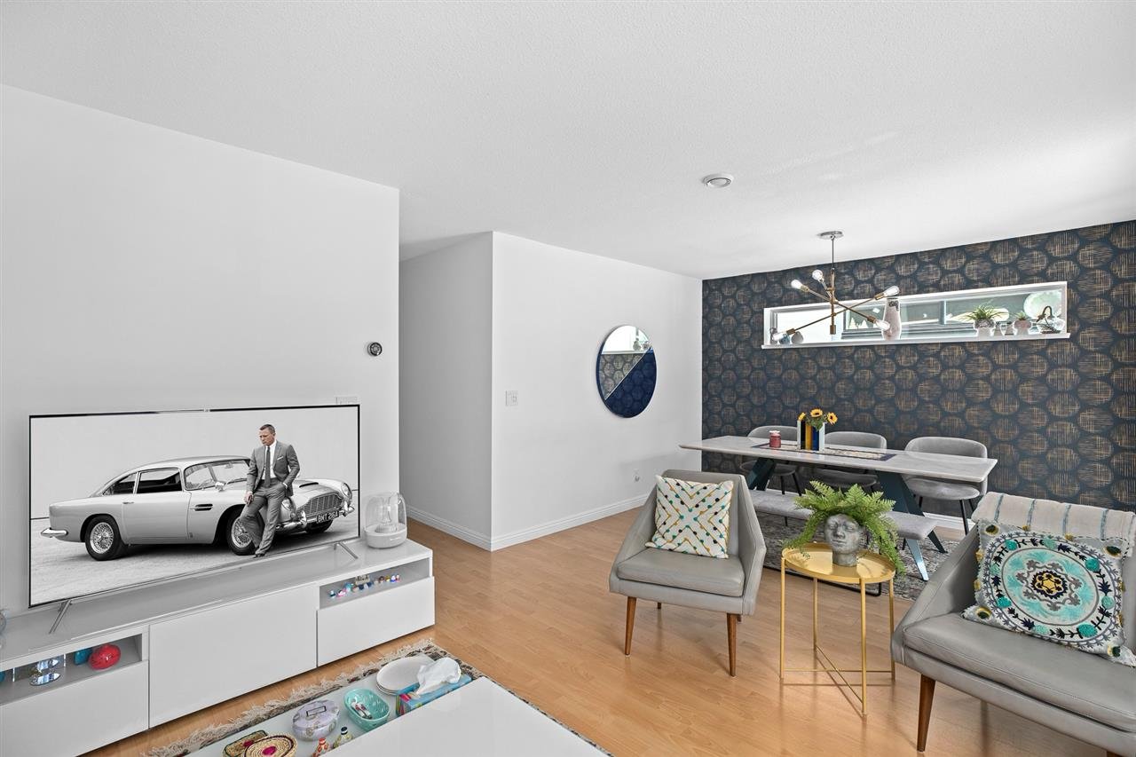21-888 W 16th St