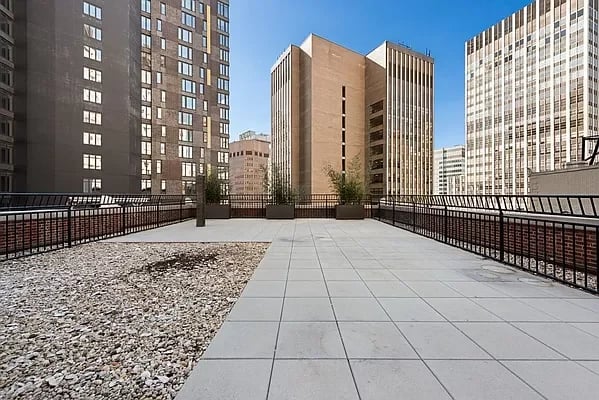 25 Broad St PH2C