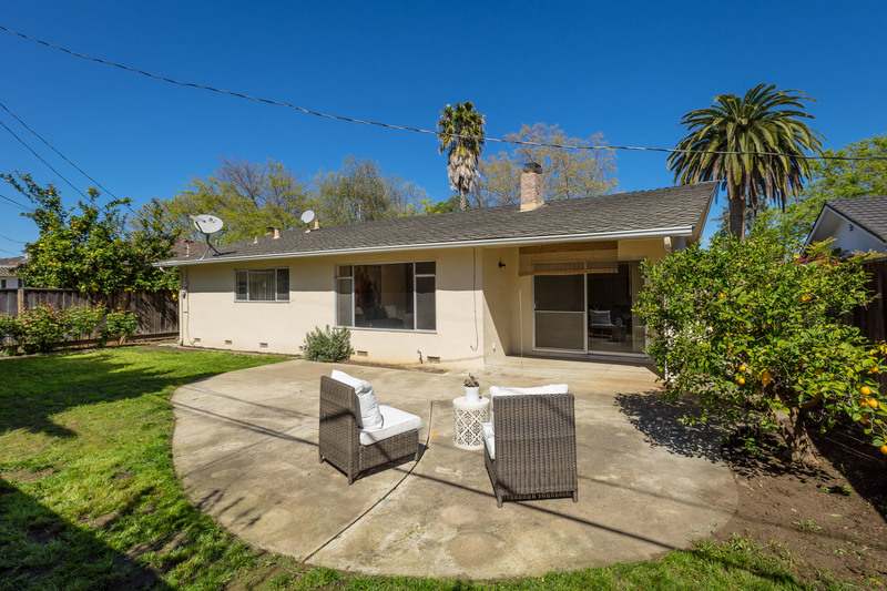 4834 Clarendon Dr