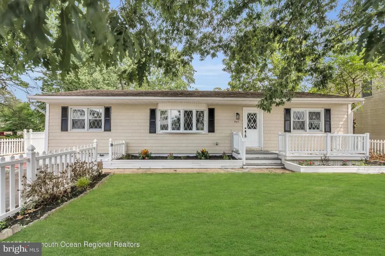 917 Seaman Ave