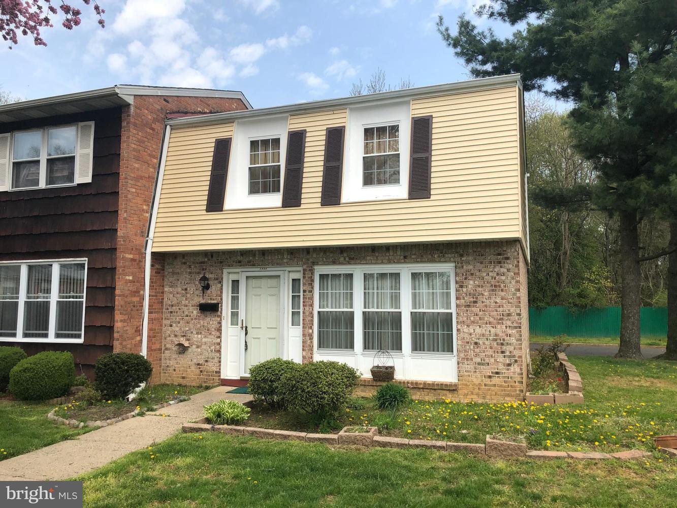 1900 Myrtle Dr