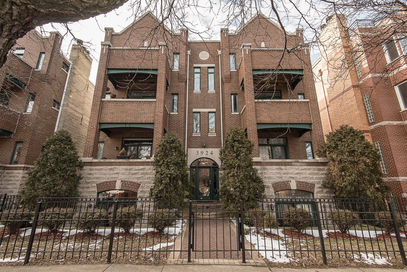 3924 N Southport Avenue # 1S