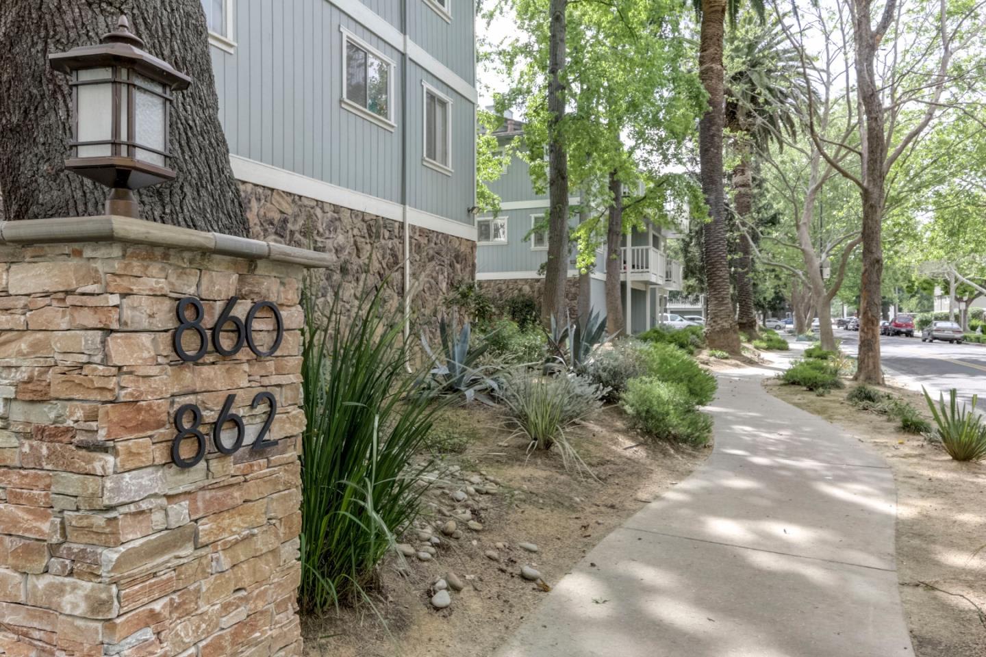 Apricot Ave, Campbell