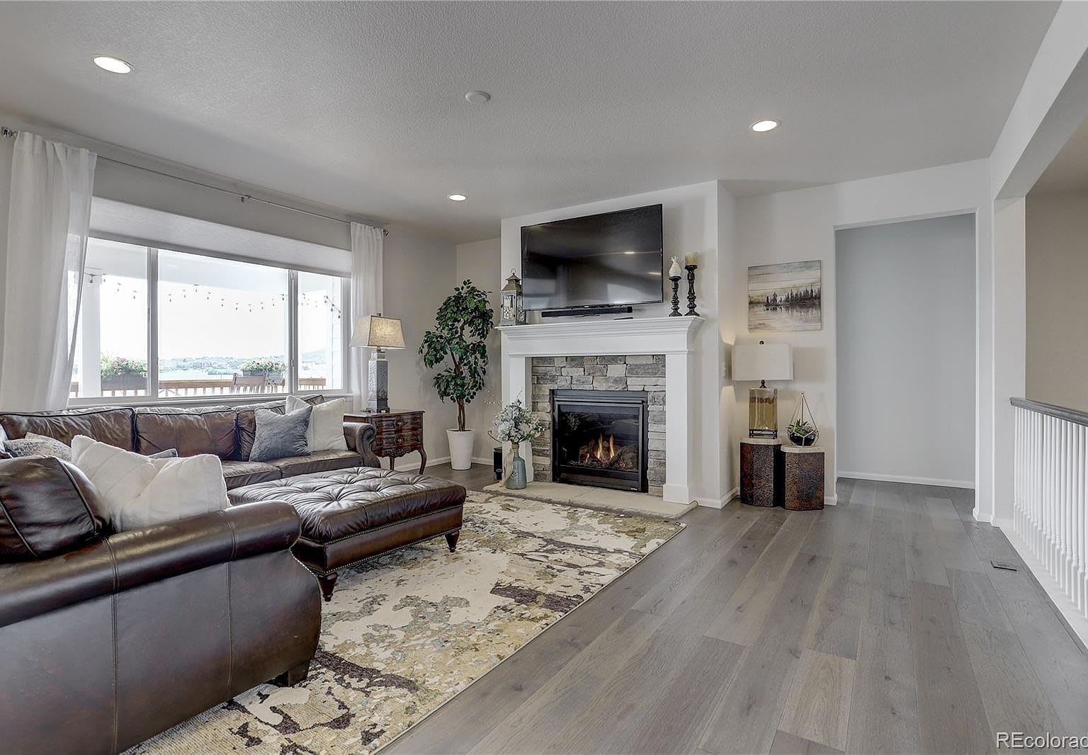 6898 Petunia Pl