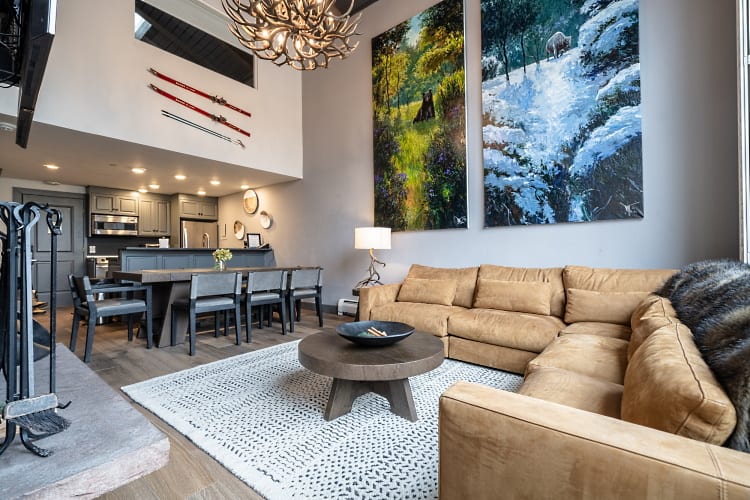 The Lodge at Vail Condominiums #340