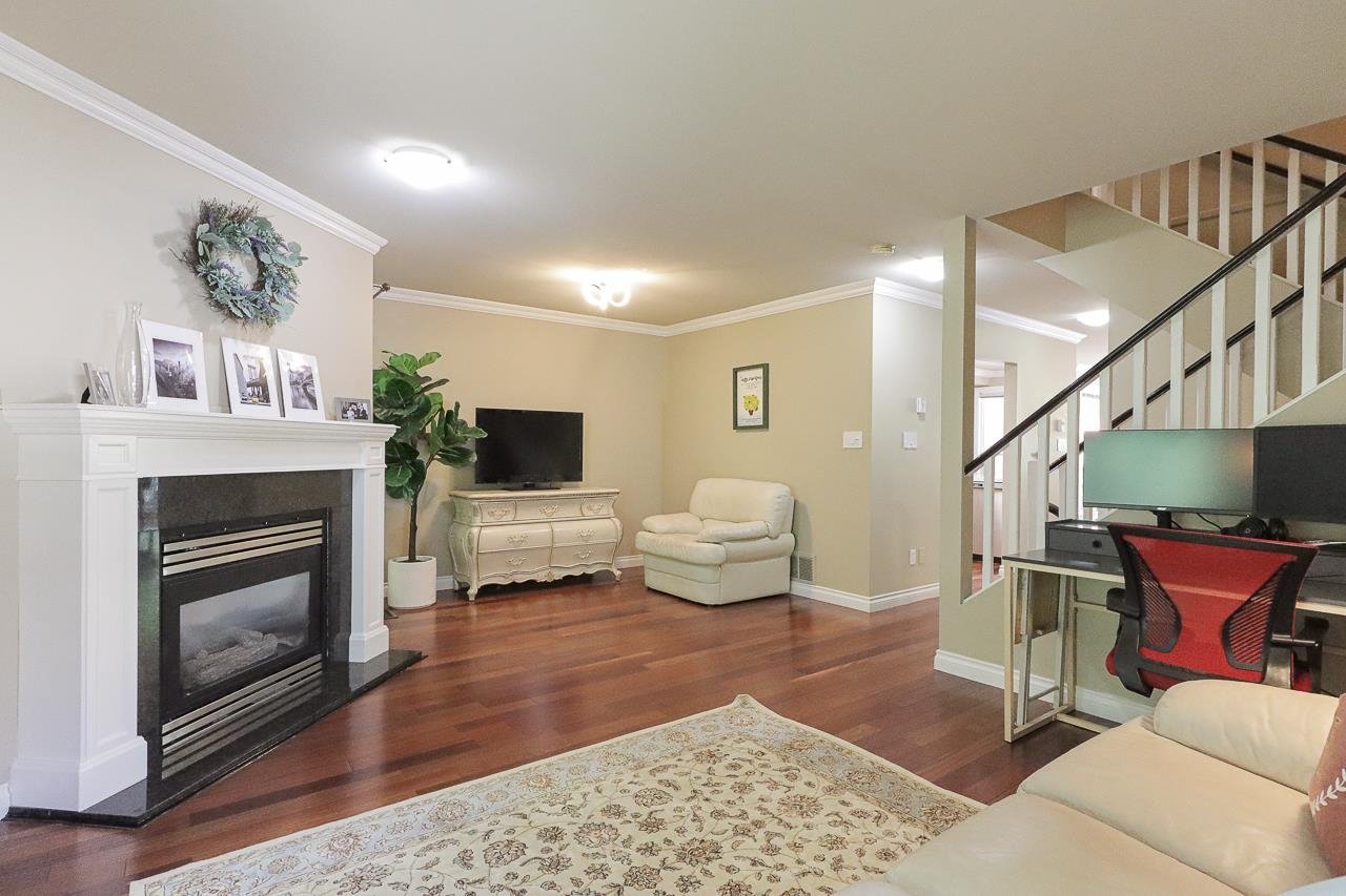 21-8701 16th Avenue, Burnaby