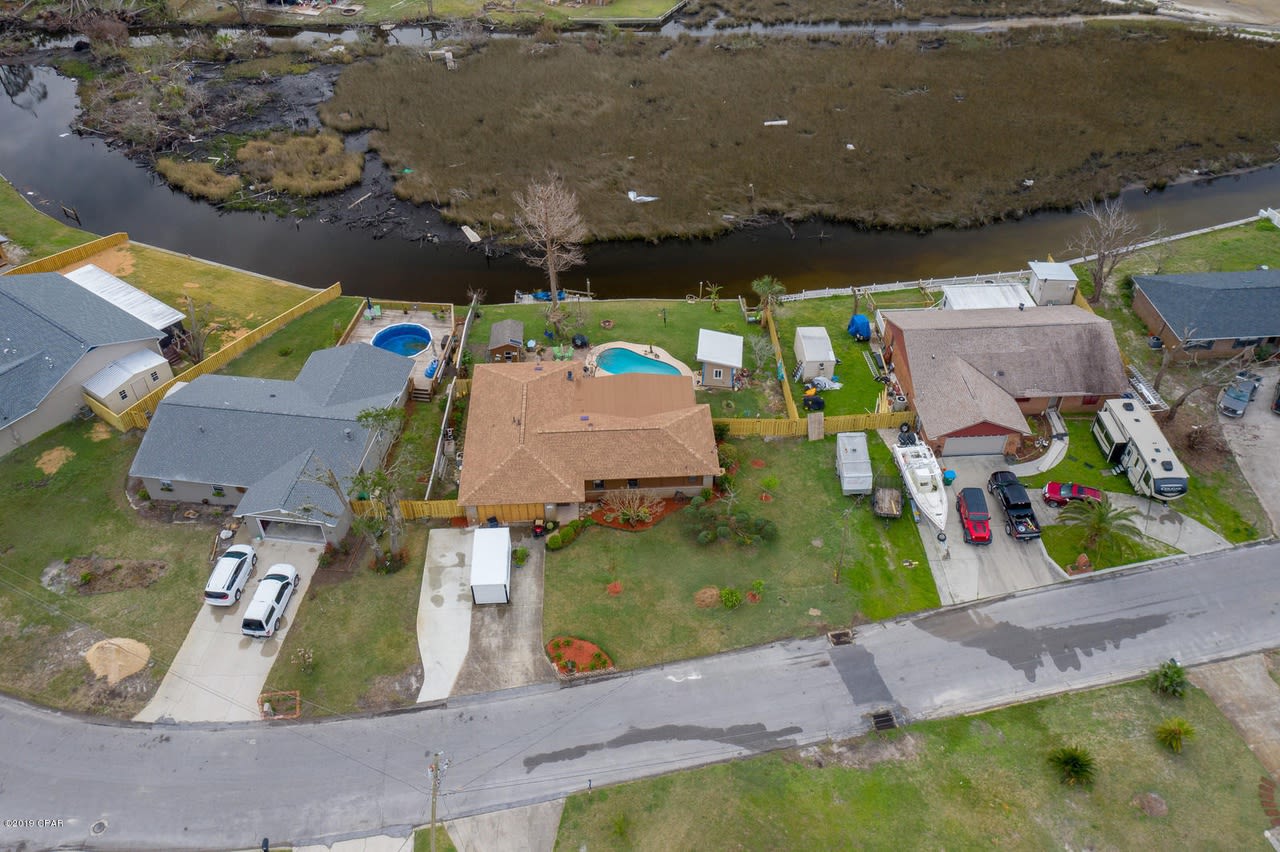 1544 Donna Avenue