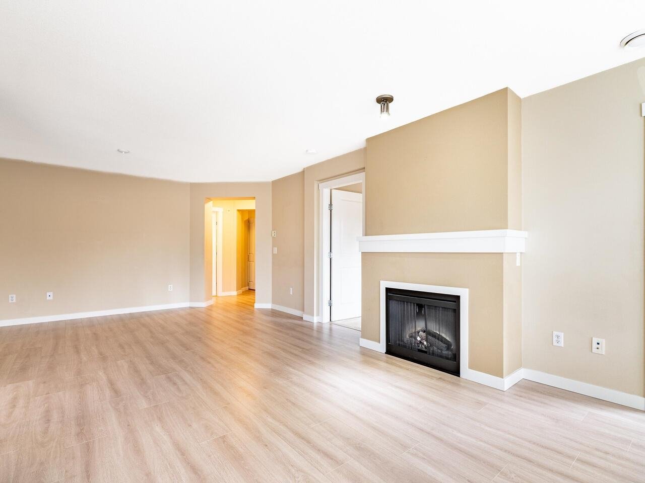 412-9233 Government St