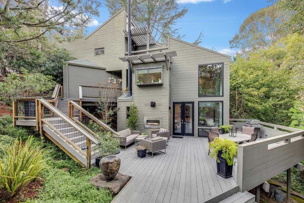 190 College AVE