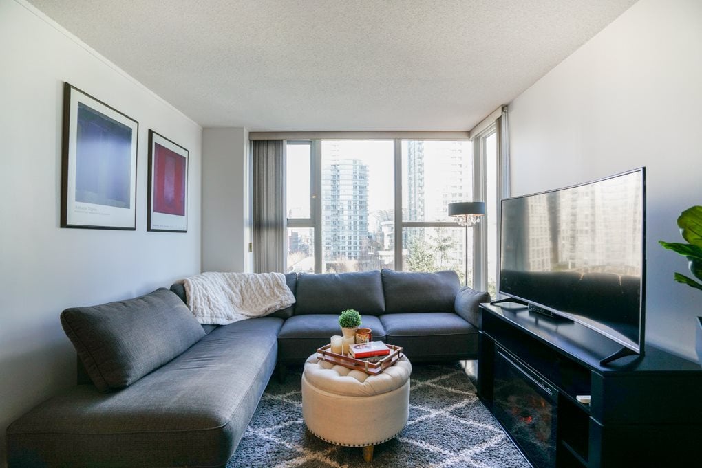 908-1009 Expo Blvd