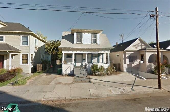 421 E Rose