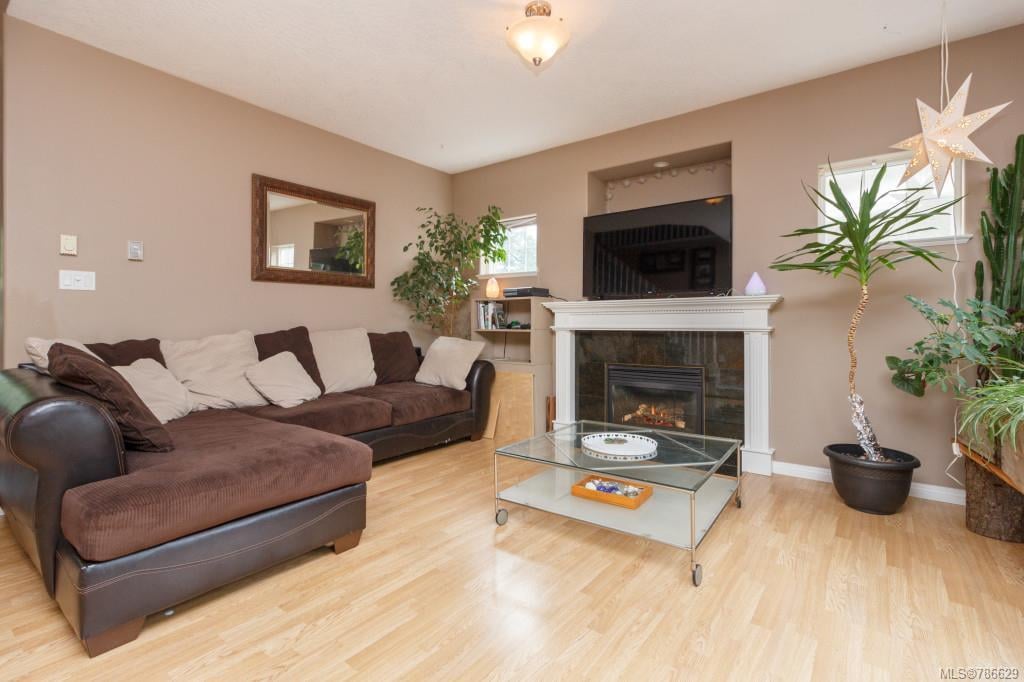 2296 Selwyn Rd, Langford