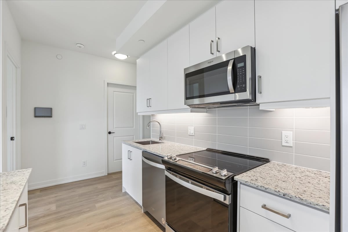 1 bed+ den in uptown core!