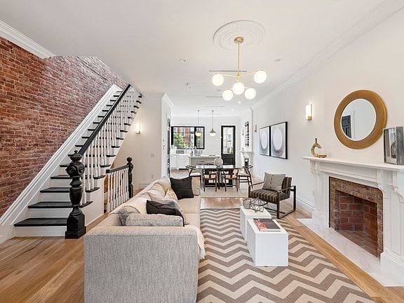 904 Lafayette Ave