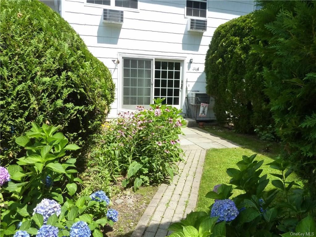 229 Parkside Dr