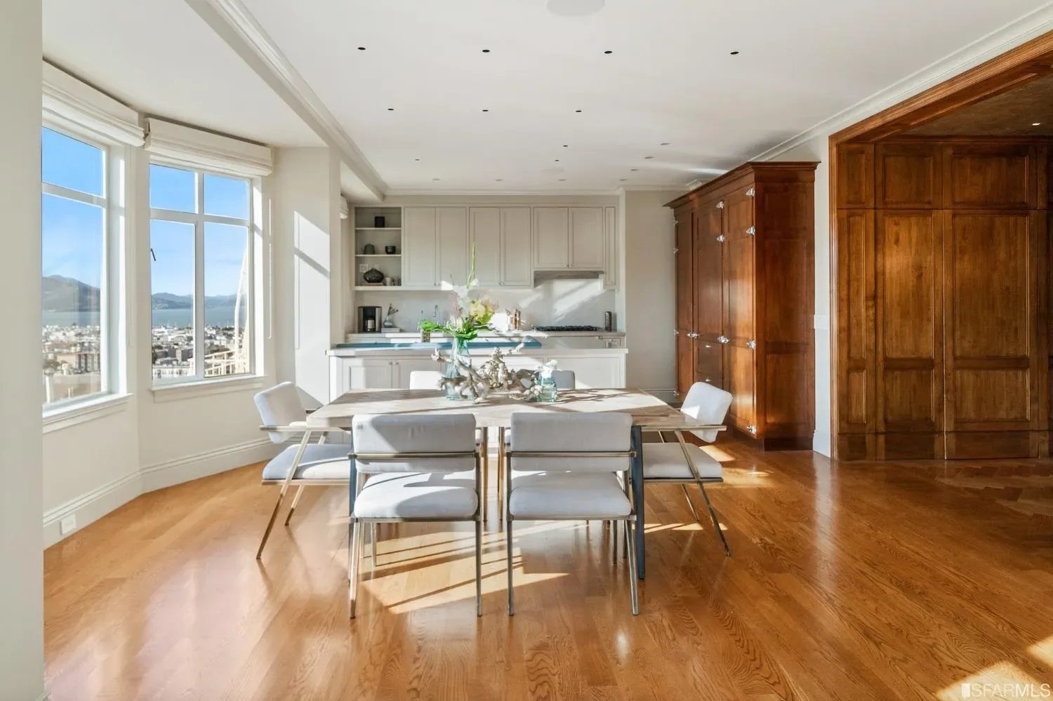 2100 Green Street 