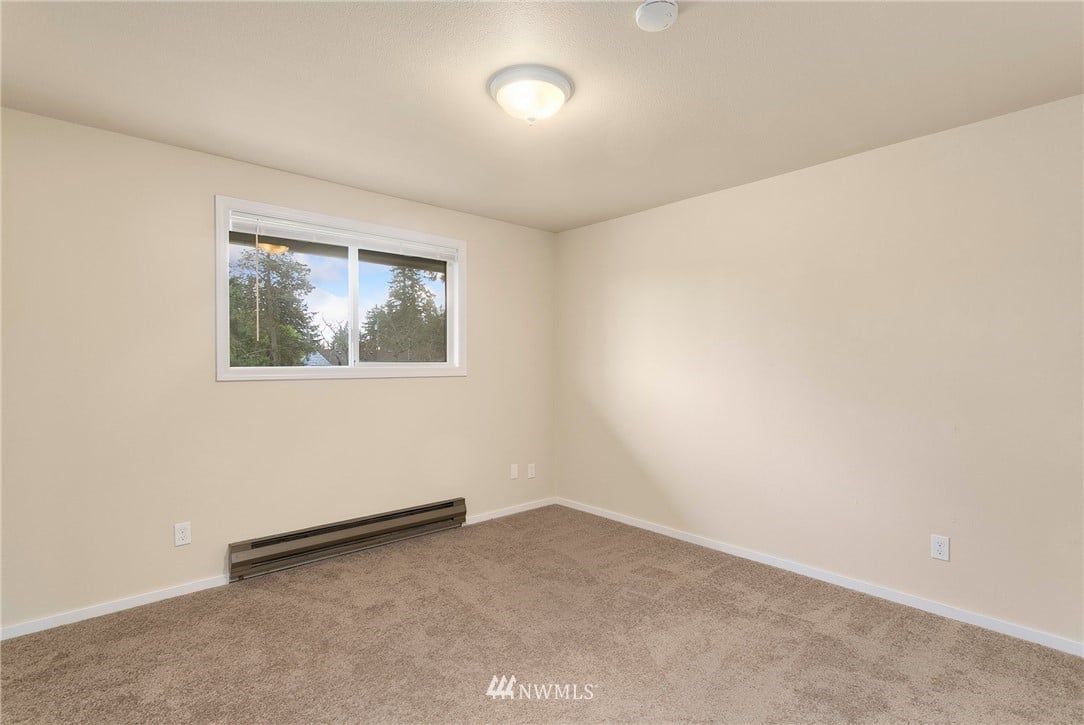 214 77th Pl