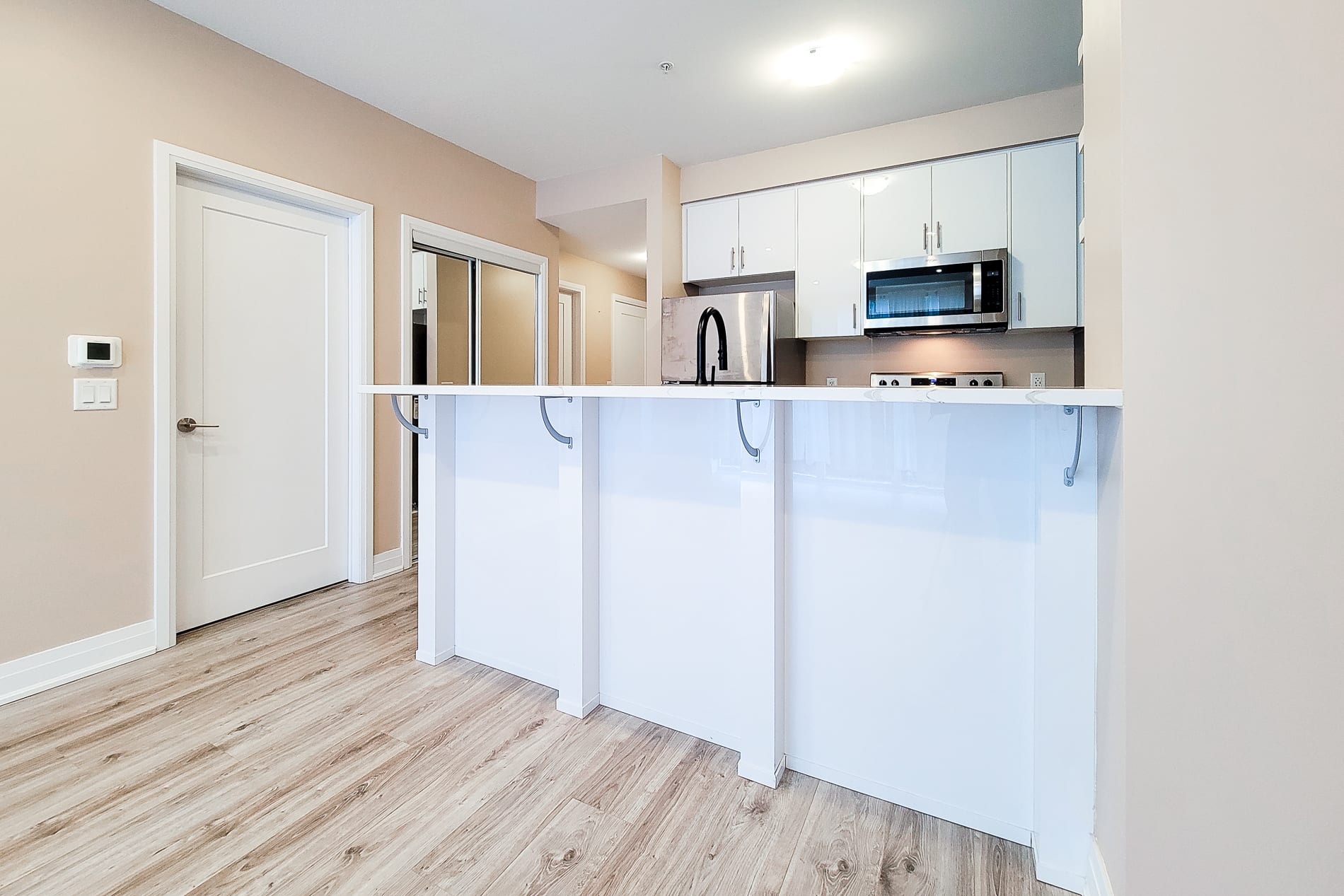 16 Concord Pl Unit: 447