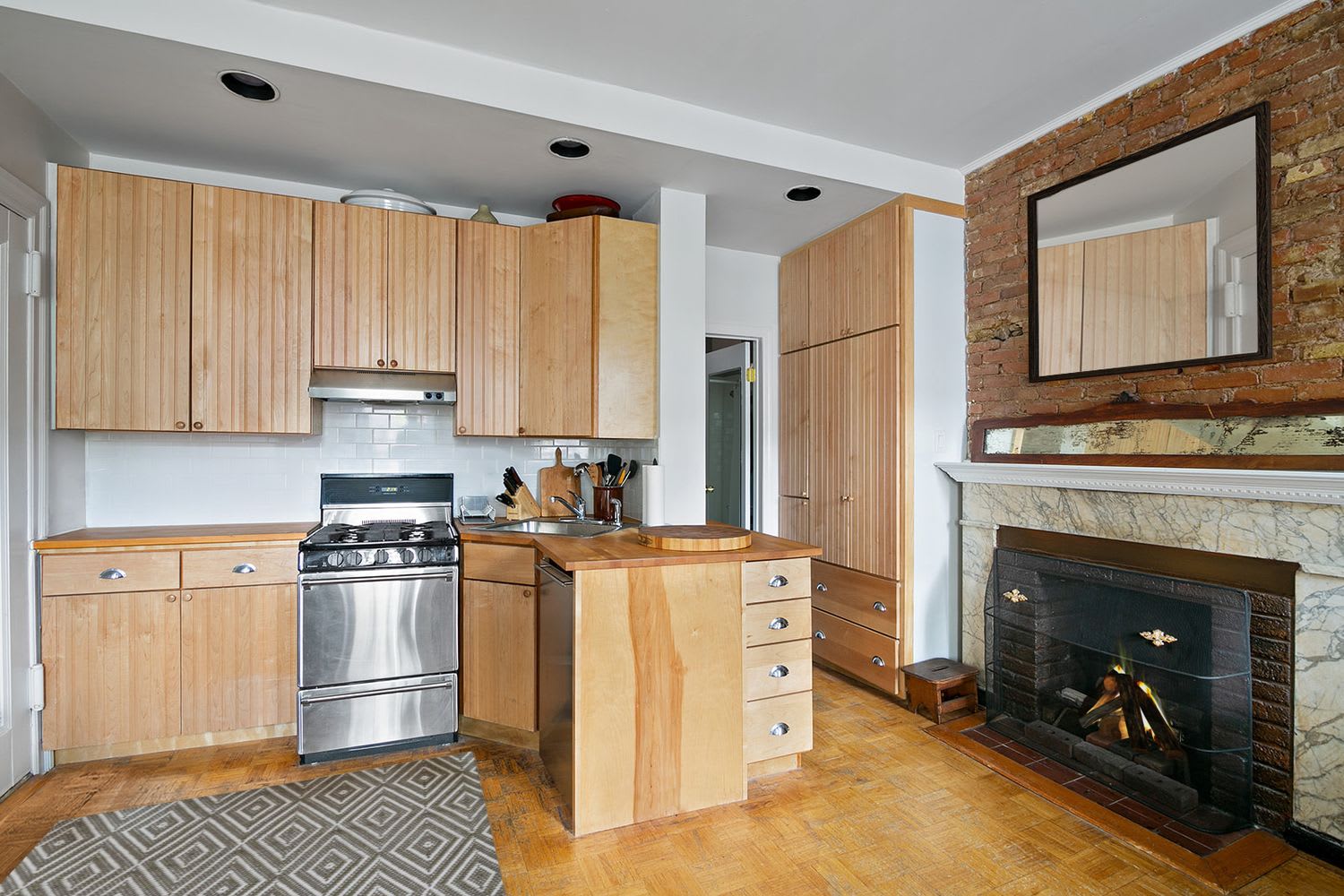 5 Charles St,#3R