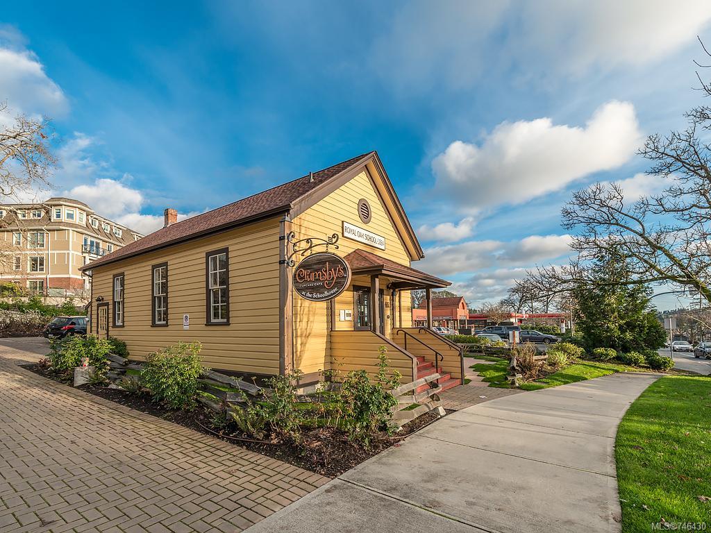 401-4529 W Saanich Rd