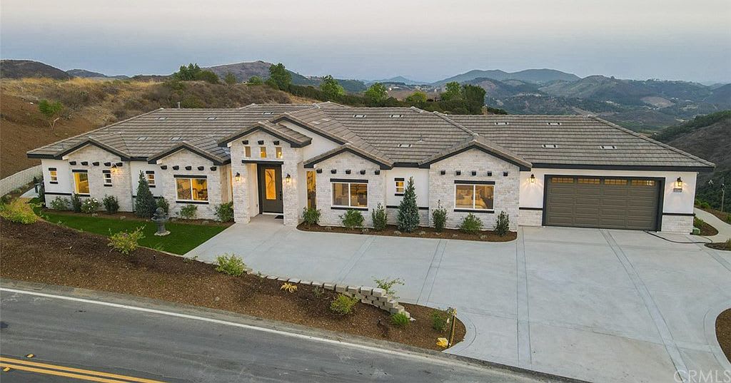 44456 La Cruz Dr