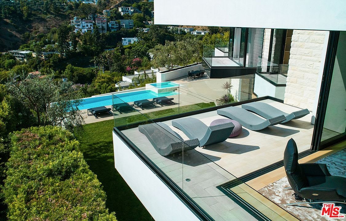 Infinity Palazzo