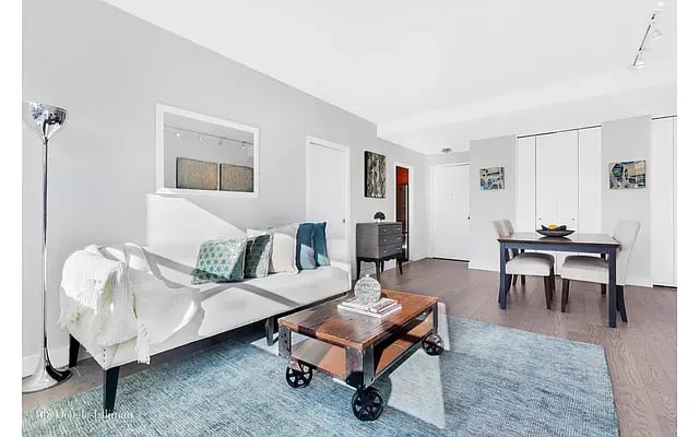 345 East 86th Street Unit: 15D