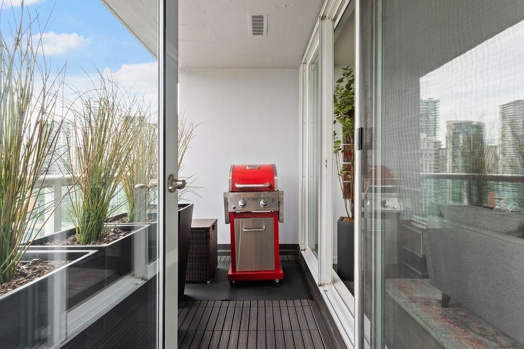 2001-1500 Howe St