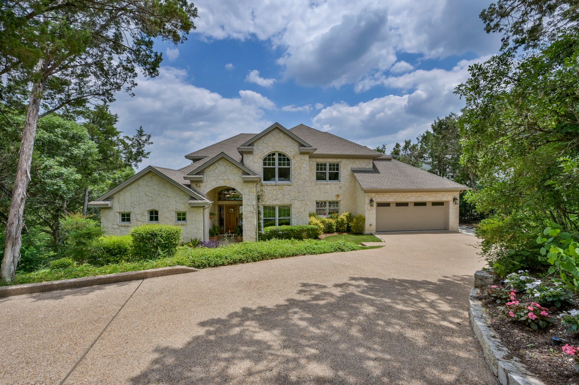 2015 Westlake Drive