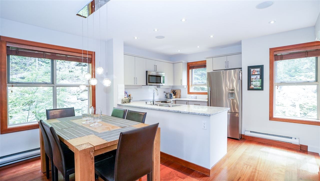 1-4661 Blackcomb Wy