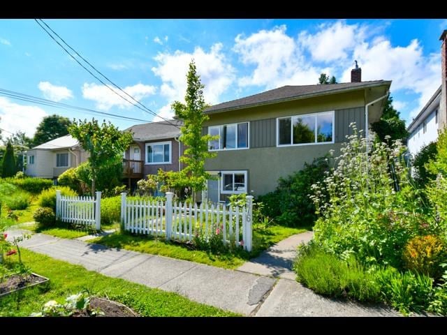 976 E 26th Avenue, Vancouver