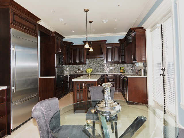 546 W 60th Ave
