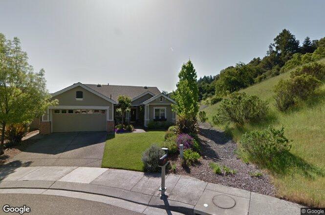 310 Icaria Ct