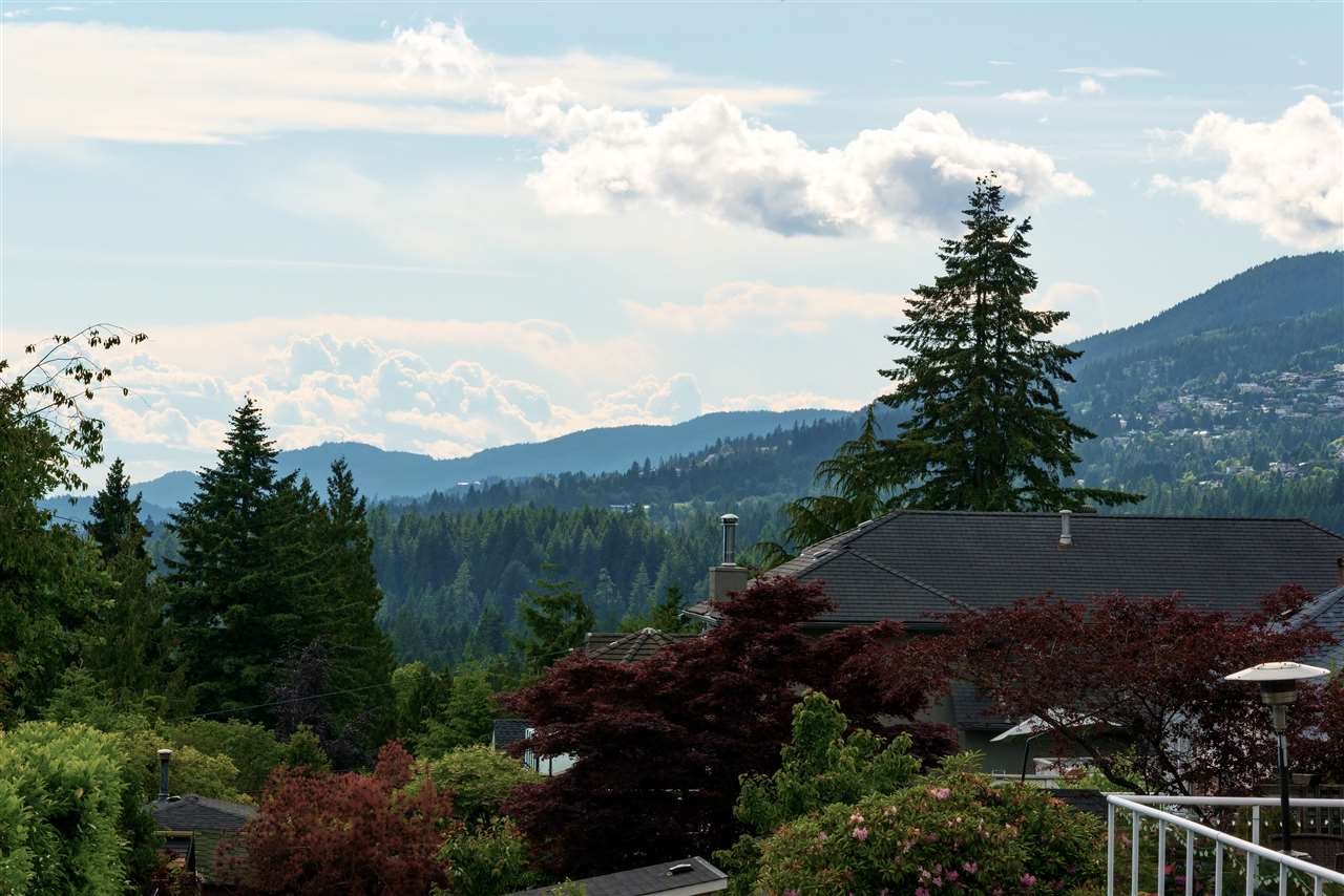 3275 Lonsdale Ave