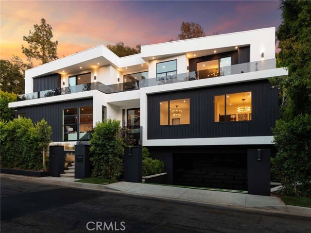 Crescent Villa