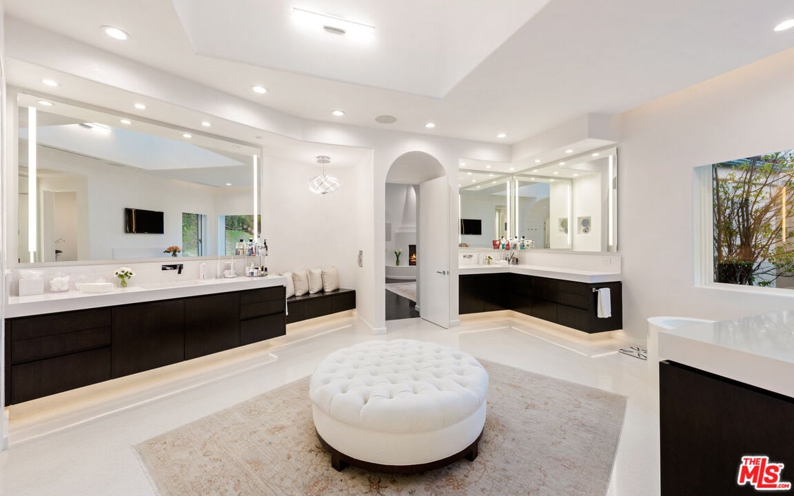 Eminence Heights