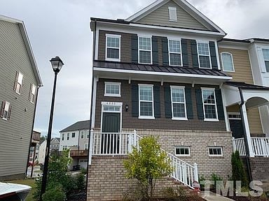 4008 Reedybrook Crossing