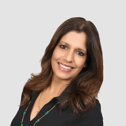 ragini dunn - New York NY - Real Estate Agent Headshot