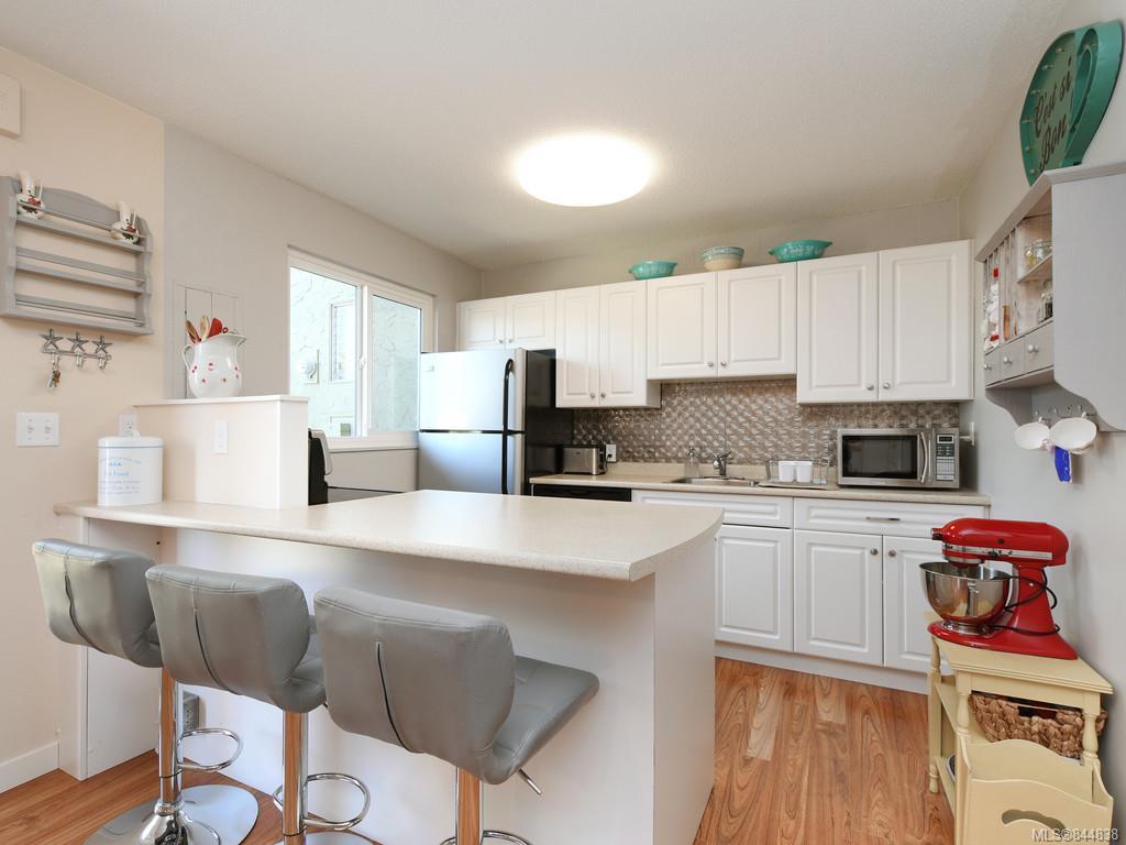 3-10070 Fifth St, Sidney