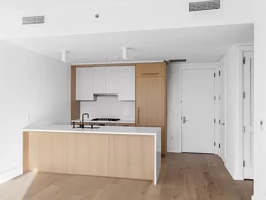 22-18 Jackson Avenue Unit: 815