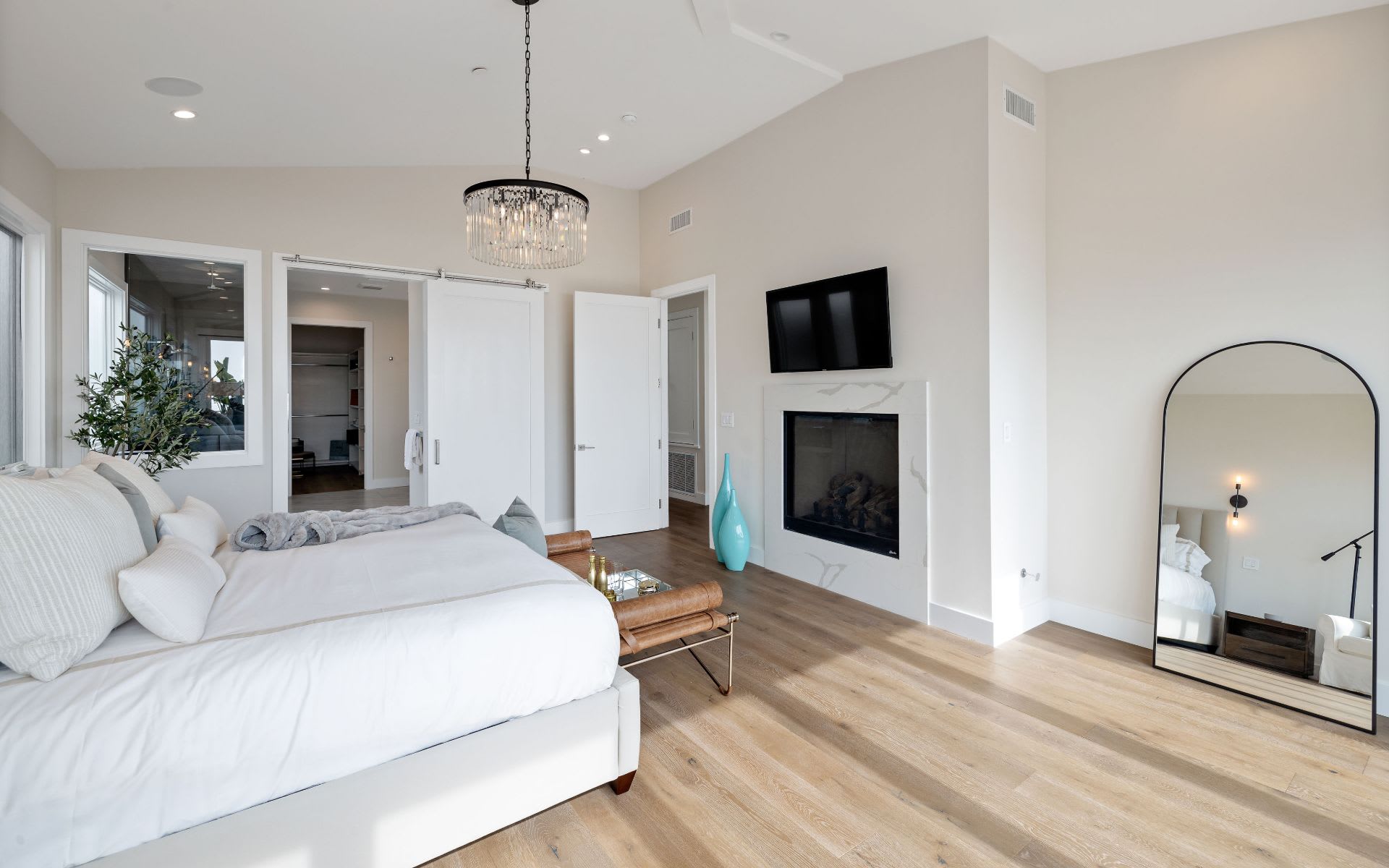 3808 The Strand Drive