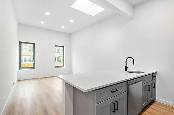 855 Grand Street Unit: 3